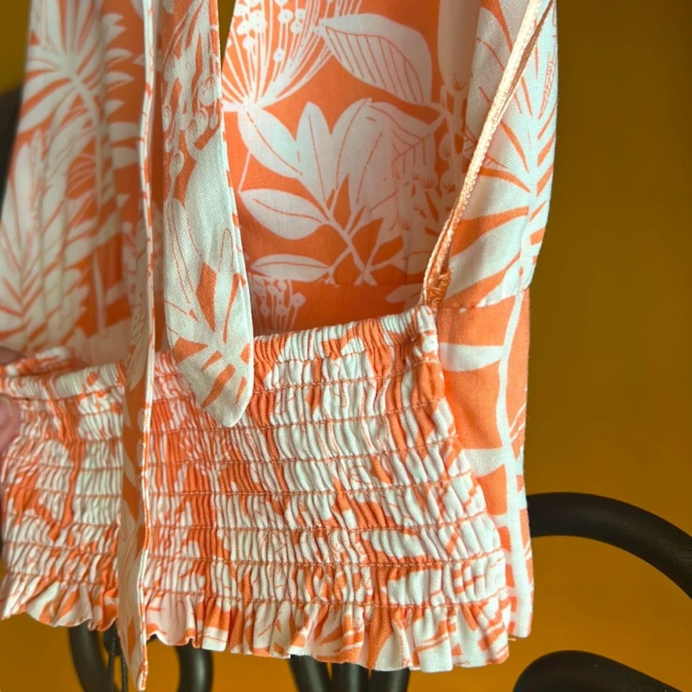 KENDALL + KYLIE Hawaiian Leaf Halter Top - Picture 3 of 4